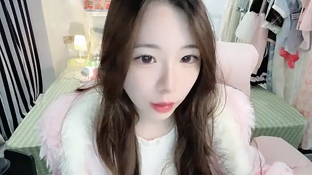 Snapshot of Gardenia-222 chatting on February 25, 12:04 pm Gardenia-222 online show from February 25, 12:04 pm