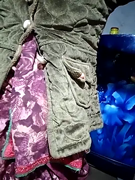 Snapshot of Lona2525 chatting on December 4, 6:16 pm Lona2525 online show from December 4, 6:16 pm