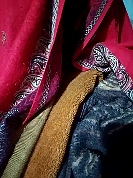 Snapshot of Lona2525 chatting on December 14, 6:34 pm Lona2525 online show from December 14, 6:34 pm