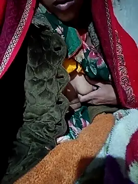 Snapshot of Lona2525 chatting on December 21, 7:10 pm Lona2525 online show from December 21, 7:10 pm