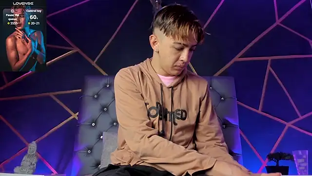 Lian Miller1  online show from January 15, 12:32 pm