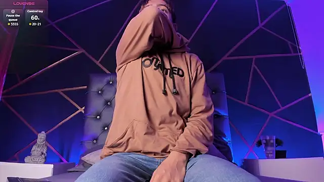 Lian Miller1  online show from February 18, 12:23 pm