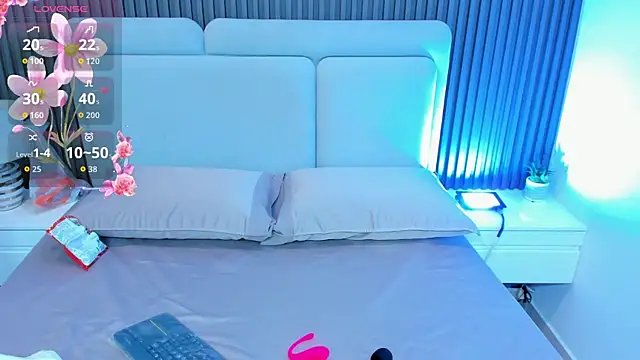 Snapshot of liz__cute chatting on November 22, 11:53 am liz cute online show from November 22, 11:53 am