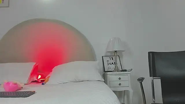 charlotte  queen online show from October 14, 2:29 pm