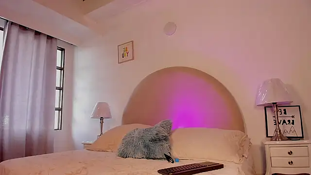 charlotte  queen online show from November 20, 1:22 pm