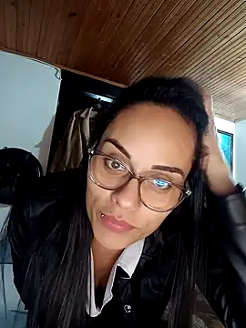 Snapshot of QueenBDSM chatting on October 22, 12:33 am QueenBDSM online show from October 22, 12:33 am