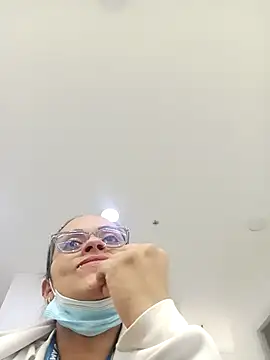 Snapshot of QueenBDSM chatting on November 30, 5:28 pm QueenBDSM online show from November 30, 5:28 pm