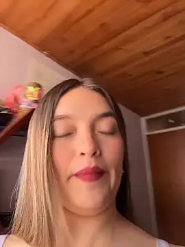 Snapshot of Miia_Millerr chatting on November 19, 5:46 pm Miia Millerr online show from November 19, 5:46 pm