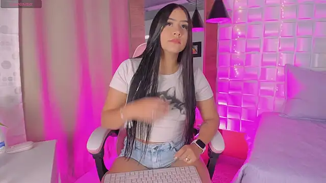 Scarlett Kiiss online show from February 17, 11:50 am