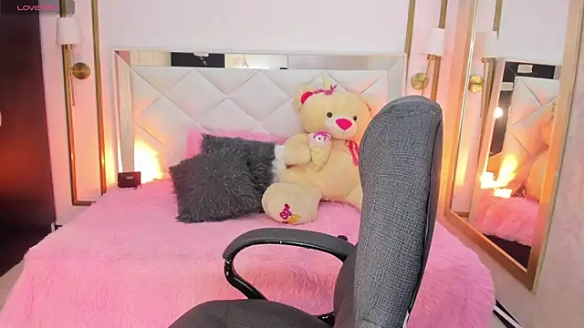 Snapshot of i_kristi chatting on February 6, 8:23 pm i kristi online show from February 6, 8:23 pm