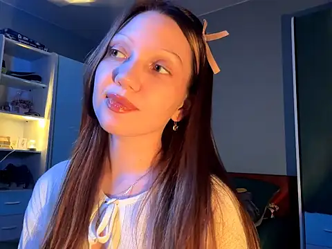 EmiIyKitty online show from October 13, 7:58 pm