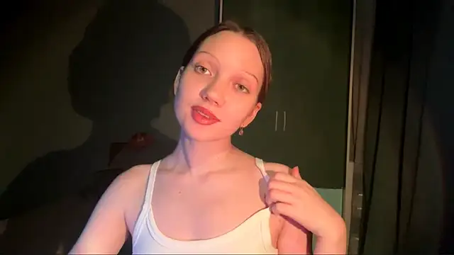 EmiIyKitty online show from November 21, 8:29 pm