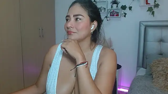 mia star 2 online show from April 15, 10:22 am