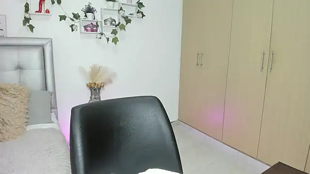 mia star 2 online show from June 28, 11:38 am