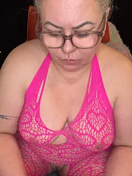 SaraNoir80 online show from February 6, 6:11 pm