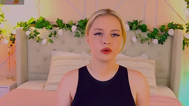 EllyLinn online show from April 24, 4:42 pm