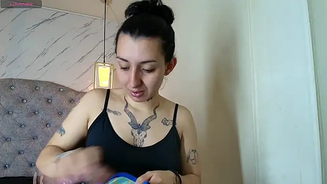 Iris  77 online show from October 10, 3:55 pm