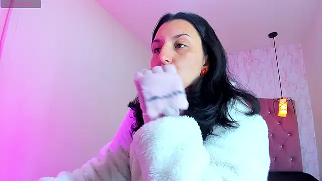 Iris  77 online show from November 17, 11:38 am