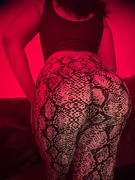 bellacagyal online show from November 11, 4:45 am