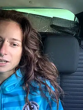 GoldenPussy1329 online show from October 18, 7:20 am