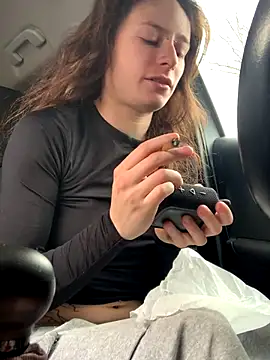 GoldenPussy1329 online show from January 8, 12:51 pm