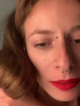 GoldenPussy1329 online show from April 3, 12:08 am