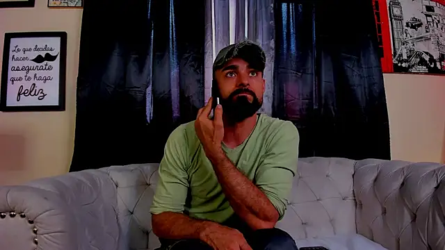 Snapshot of Kael_Bronte chatting on October 31, 6:42 pm Kael Bronte online show from October 31, 6:42 pm