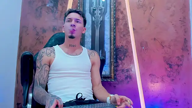 Snapshot of Golden_prince_ chatting on November 9, 10:30 pm Golden prince online show from November 9, 10:30 pm