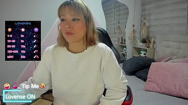 sophialyh 1 online show from March 19, 1:04 pm