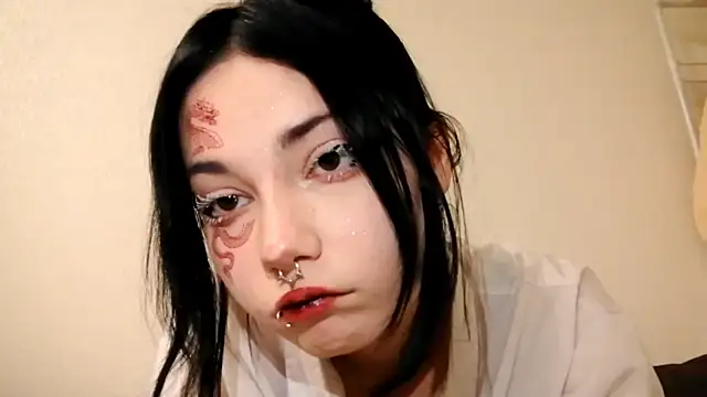 Beeping Creature online show from October 15, 3:45 pm