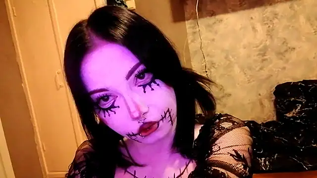 Beeping Creature online show from October 29, 1:35 pm