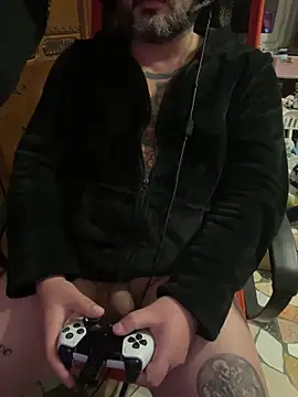 Snapshot of marcotatuatooo chatting on December 21, 4:14 pm marcotatuatooo online show from December 21, 4:14 pm