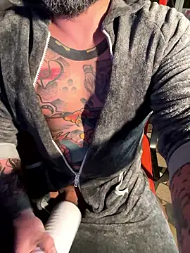 Snapshot of marcotatuatooo chatting on January 9, 2:42 pm marcotatuatooo online show from January 9, 2:42 pm