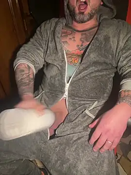 Snapshot of marcotatuatooo chatting on January 15, 9:40 pm marcotatuatooo online show from January 15, 9:40 pm