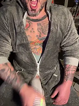 Snapshot of marcotatuatooo chatting on January 18, 3:27 pm marcotatuatooo online show from January 18, 3:27 pm