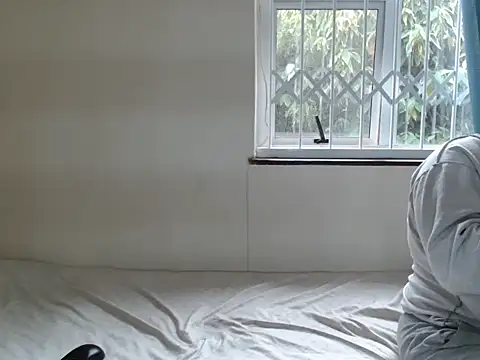 HornyBabe06 online show from October 13, 5:07 am