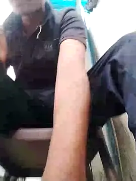 Snapshot of sexybobby13 chatting on October 13, 9:09 am sexybobby13 online show from October 13, 9:09 am