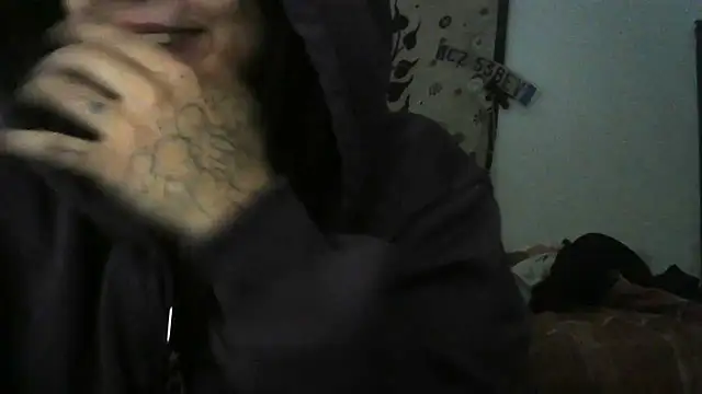 Snapshot of cutiefeet00 chatting on October 8, 12:30 am cutiefeet00 online show from October 8, 12:30 am