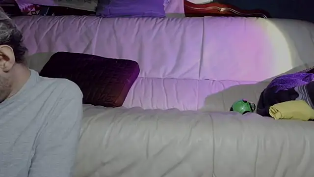 highinhtxx online show from July 19, 1:53 am