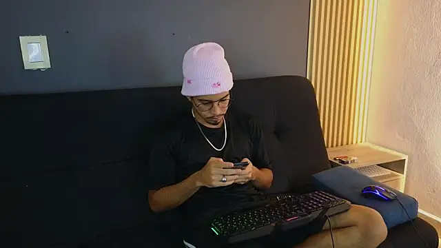 Jaybrown  1 online show from October 17, 3:20 am