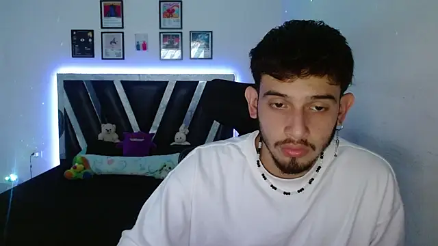 Snapshot of Sebasxxl12 chatting on December 18, 5:57 am Sebasxxl12 online show from December 18, 5:57 am