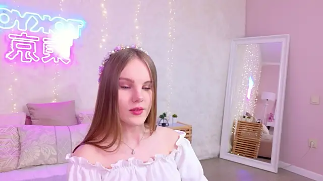 Snapshot of Lili_Lohan chatting on May 15, 5:03 am Lili Lohan online show from May 15, 5:03 am