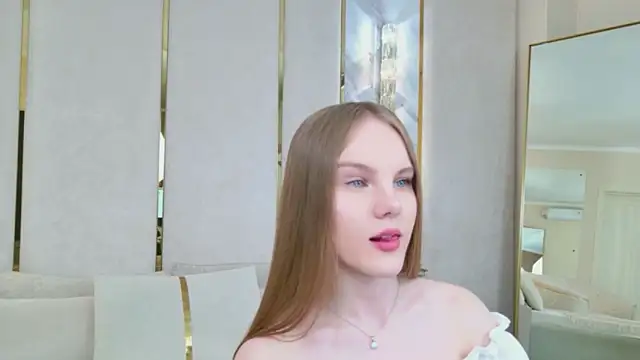 Snapshot of Lili_Lohan chatting on May 27, 5:04 am Lili Lohan online show from May 27, 5:04 am