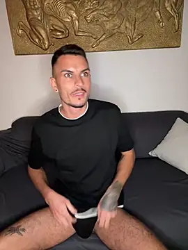 Snapshot of WildFlame2525 chatting on October 16, 5:03 pm WildFlame2525 online show from October 16, 5:03 pm