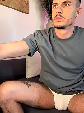 Snapshot of WildFlame2525 chatting on November 17, 1:39 pm WildFlame2525 online show from November 17, 1:39 pm