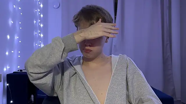  bee boy  online show from October 12, 3:44 pm