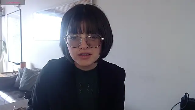 NamiDVelvet online show from October 2, 4:03 pm