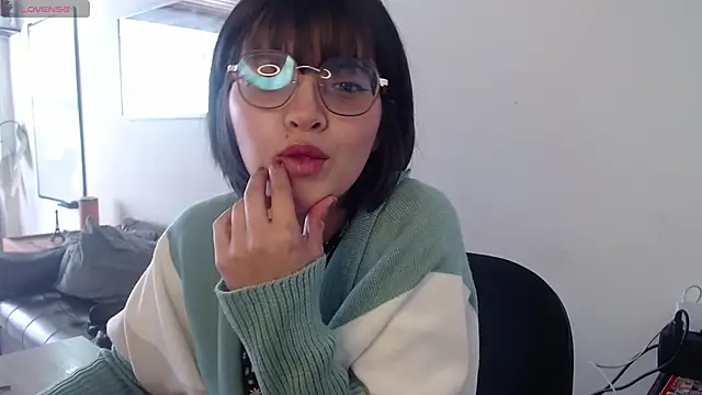NamiDVelvet online show from October 3, 2:36 pm