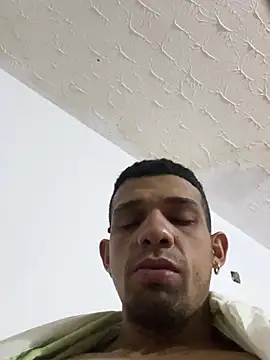 Snapshot of Valentino-elTuyo chatting on June 3, 9:12 am Valentino-elTuyo online show from June 3, 9:12 am