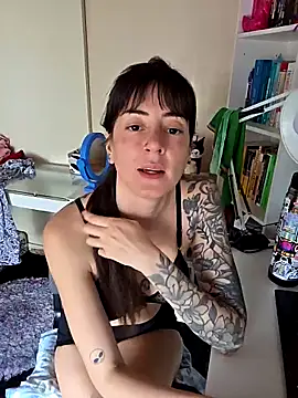 Snapshot of dandanbarr chatting on October 18, 4:19 pm dandanbarr online show from October 18, 4:19 pm